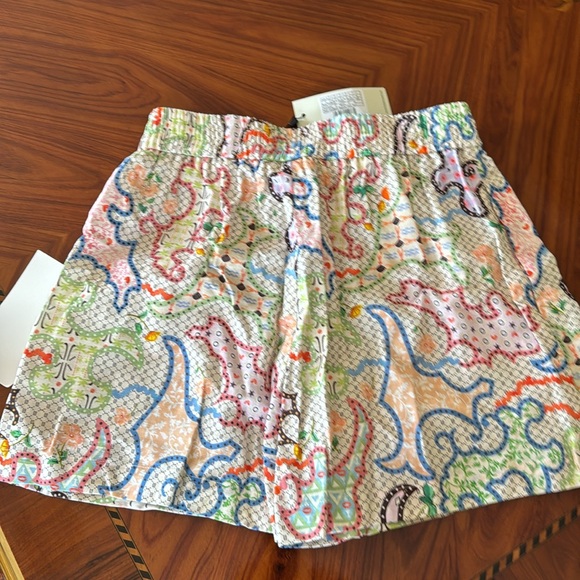 Never fully dressed Brand New - Picture 2 of 5